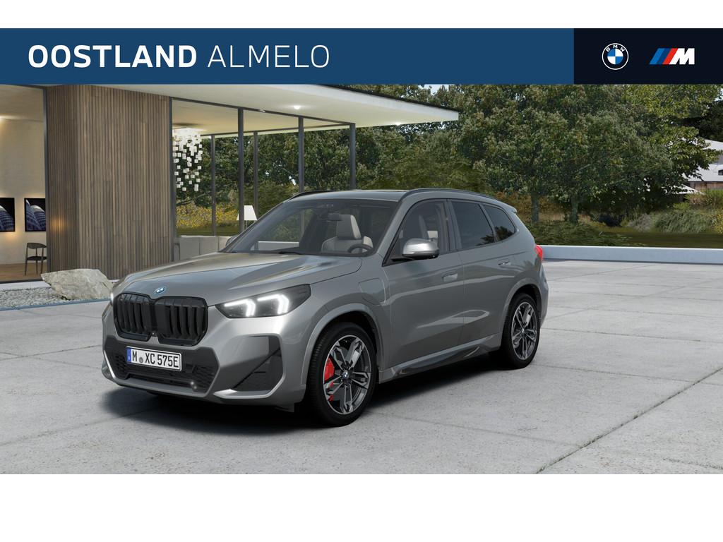 BMW X1 xDrive25e M Sport Automaat / Panoramadak / Trekhaak /, Stoelverwarming, Bedrijf, Hybride Elektrisch/Benzine, 3 cilinders