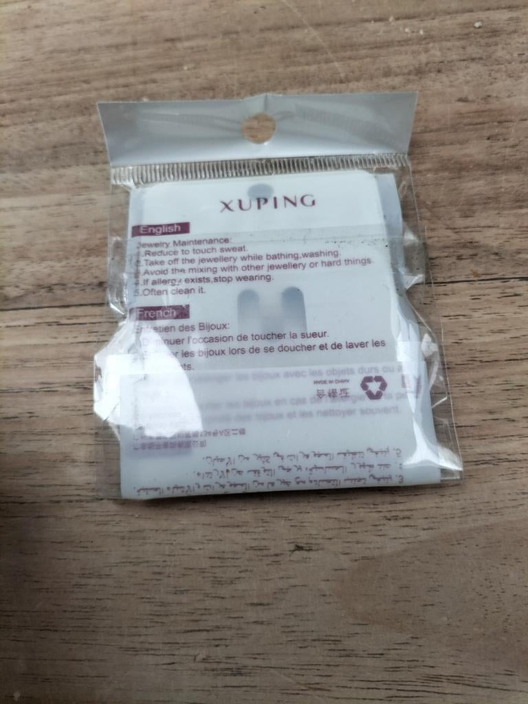 Nieuwe broche met bloem en strass, Sieraden, Tassen en Uiterlijk, Broches, Ophalen