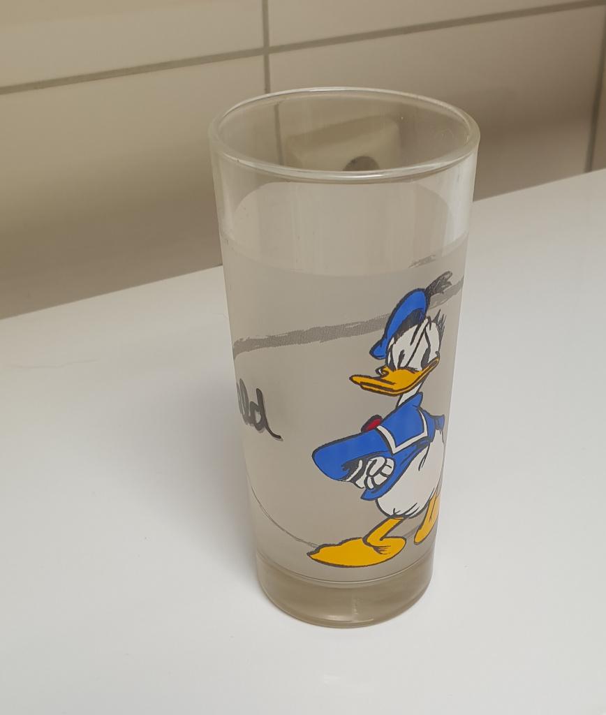 Donald Duck drink mok, glas, schaaltje. Zie info/foto's., Verzamelen, Disney, Ophalen of Verzenden, Donald Duck, Zo goed als nieuw
