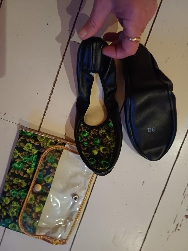 Fijne reisslofjes maat 38, Ophalen of Verzenden, Zo goed als nieuw, Maat 38/40 (M)