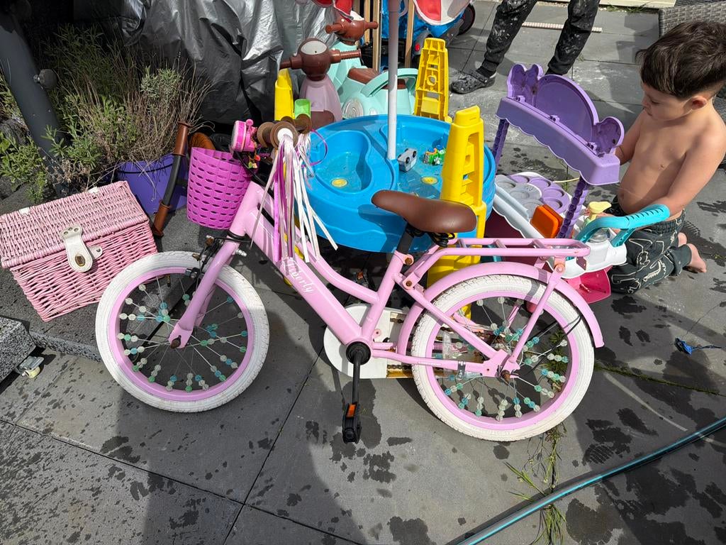 Meisjesfiets Liberty 16 inch - Roze met mandje, Fietsen en Brommers, Fietsen | Meisjes, Ophalen, Gebruikt, 16 inch, Handrem