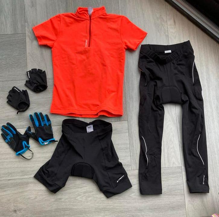 Kinder fietskleding (maat 140): shirt, broeken, handschoenen, Kinderen, Overige maten, Ophalen of Verzenden, Zo goed als nieuw