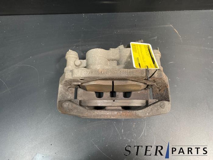 Remklauw (Tang) links-voor van een Mercedes Vito, Gebruikt, -, Ophalen of Verzenden, -