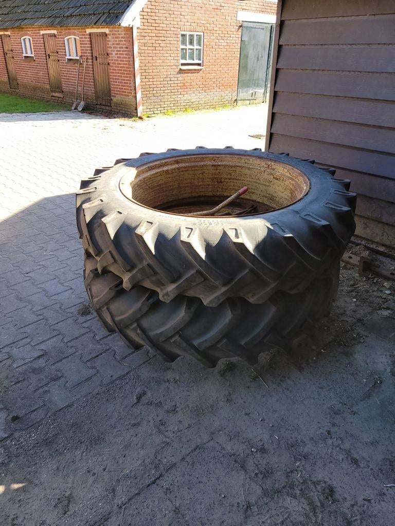 Grote tractorbanden met velg - 2 stuks dubbellucht, Ophalen