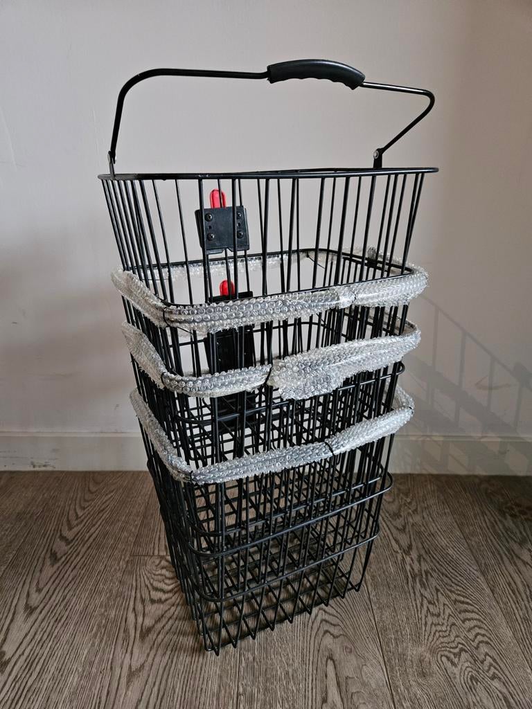 Te Koop: 4x fietsmand (hoge uitvoering), Postbus 300, 5056 HA Oisterwijk, Info@rood-runner.com, Stuurbevestiging, Nieuw