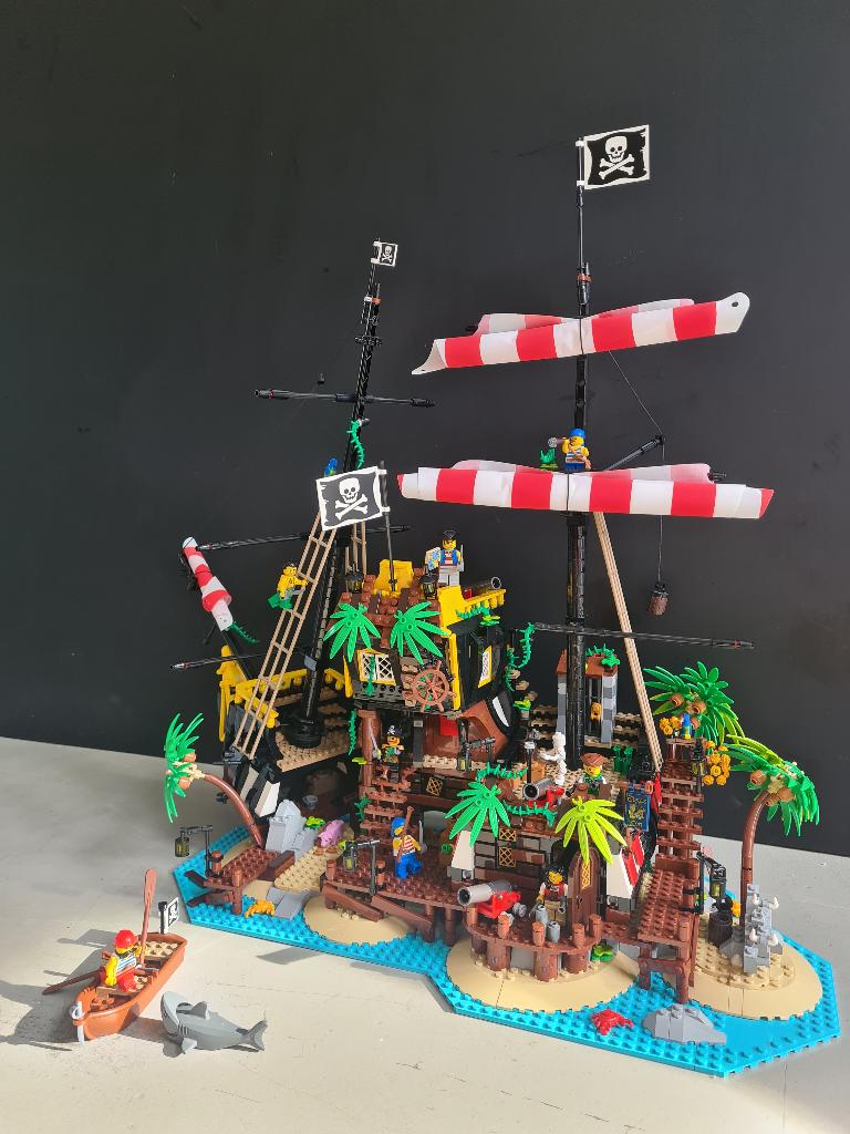 Te huur: Lego Pirates of Barracuda Bay 21322, Kinderen en Baby's, Speelgoed | Duplo en Lego, Gebruikt, Compleet, Lego, Complete set