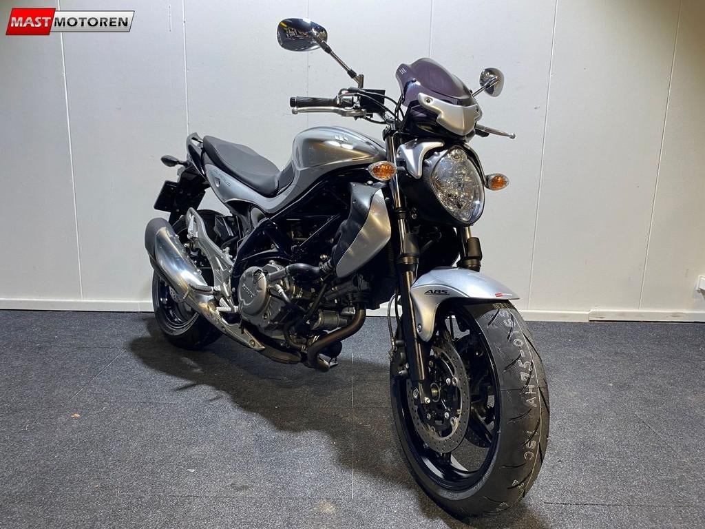 SUZUKI SFV 650 GLADIUS ABS  5087 km !!!, Motorrijbewijs A, Bedrijf, Onbekend, Meer dan 35 kW