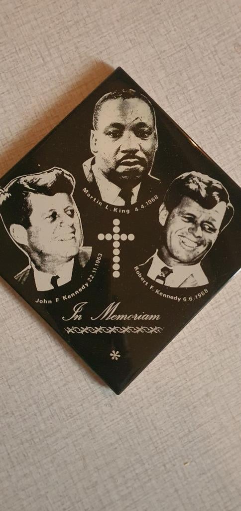 Herdenkingstegel Martin Luther King, JFK, Robert F. Kennedy, Antiek en Kunst, Ophalen of Verzenden