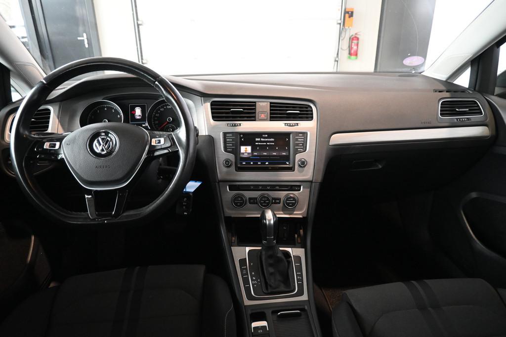 Volkswagen Golf Variant 1.0 TSI Connected Series Automaat Cl, Stof, Gebruikt, Met garantie (alle), 1210 kg