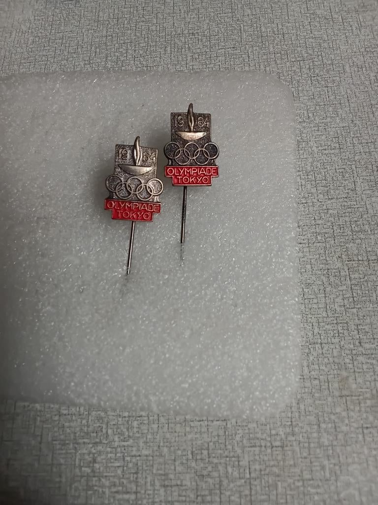 Metalen speldje van " Olympiade Tokyo",1964., Verzamelen, Speldjes, Pins en Buttons, Ophalen of Verzenden, Transport