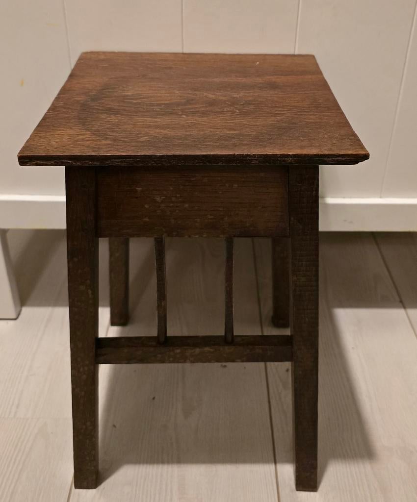Vintage/ antiek houten bloementafeltje, Huis en Inrichting, Tafels | Bijzettafels, Ophalen of Verzenden, Rechthoekig, Minder dan 55 cm