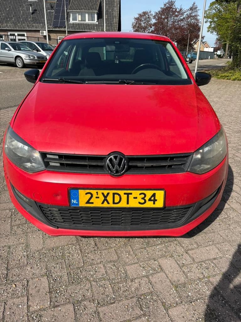 Volkswagen Polo 1.4 16V FSI 63KW 2010 Rood, Auto's, Volkswagen, Voorwielaandrijving, 970 kg, 40 €/maand, 4 cilinders