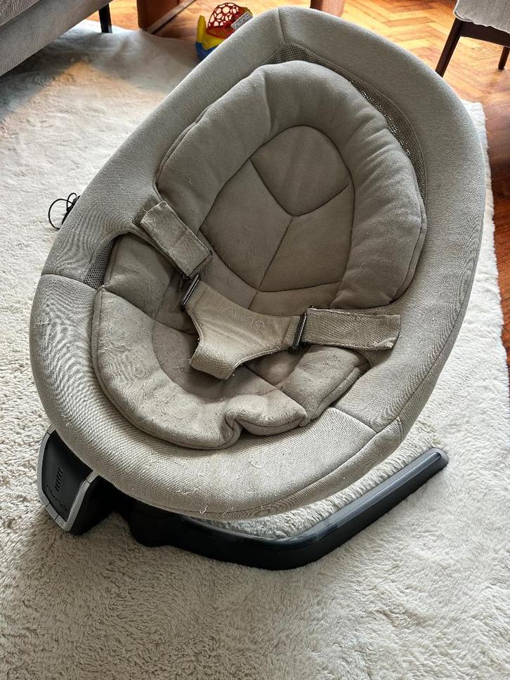 Nuna leaf met Nuna wind, Kinderen en Baby's, Wipstoeltjes, Gebruikt, Schommelstoel, Overige merken, Met gordel(s) of riempje(s)