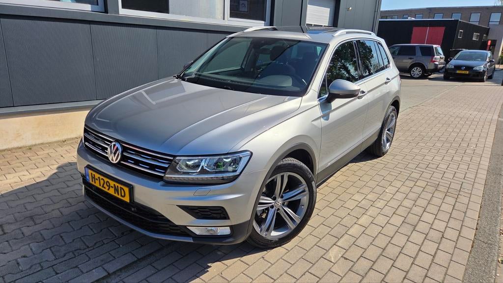 Volkswagen Tiguan 1.4 TSI 110KW/150PK 6DSG M16 2016 Grijs, Auto's, Volkswagen, 1800 kg, 4 cilinders, 150 pk, Grijs