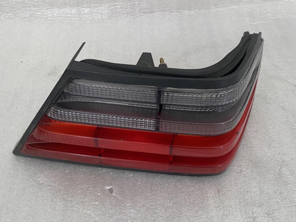 W124 Achterlicht Zwart Rechts E Klasse Mercedes Originel 261, Auto-onderdelen, Verlichting, Gebruikt, Ophalen of Verzenden