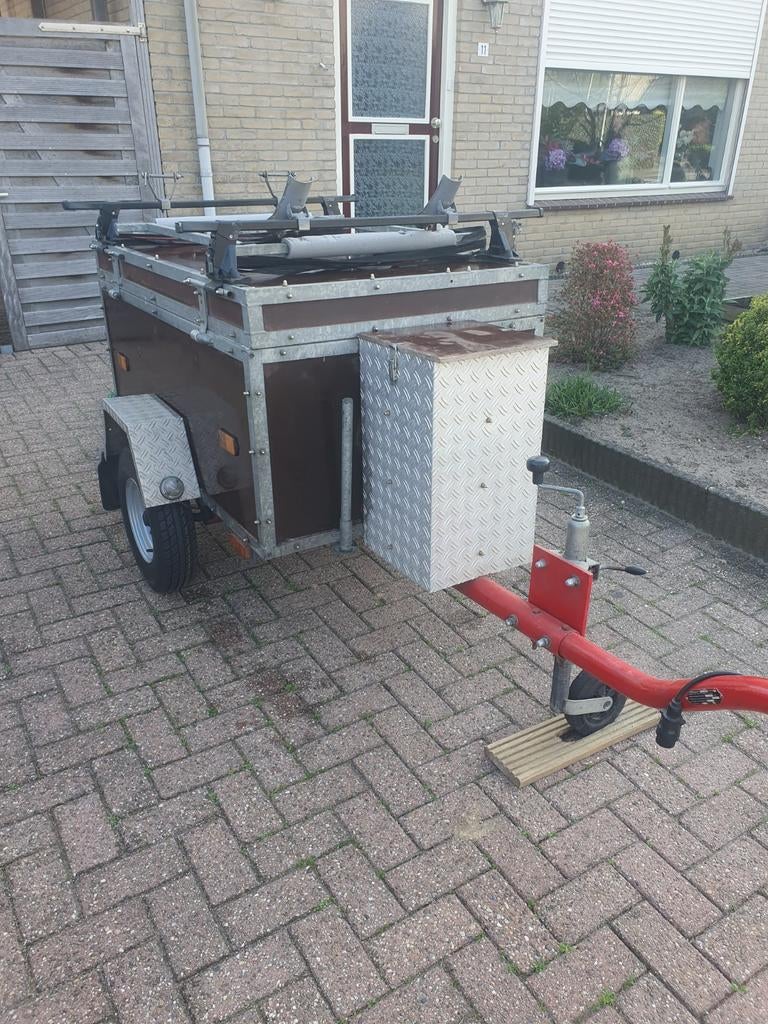 Aanhanger 700 kg met opbergkist en fietsendragers, Auto diversen, Aanhangers en Bagagewagens, Ophalen of Verzenden