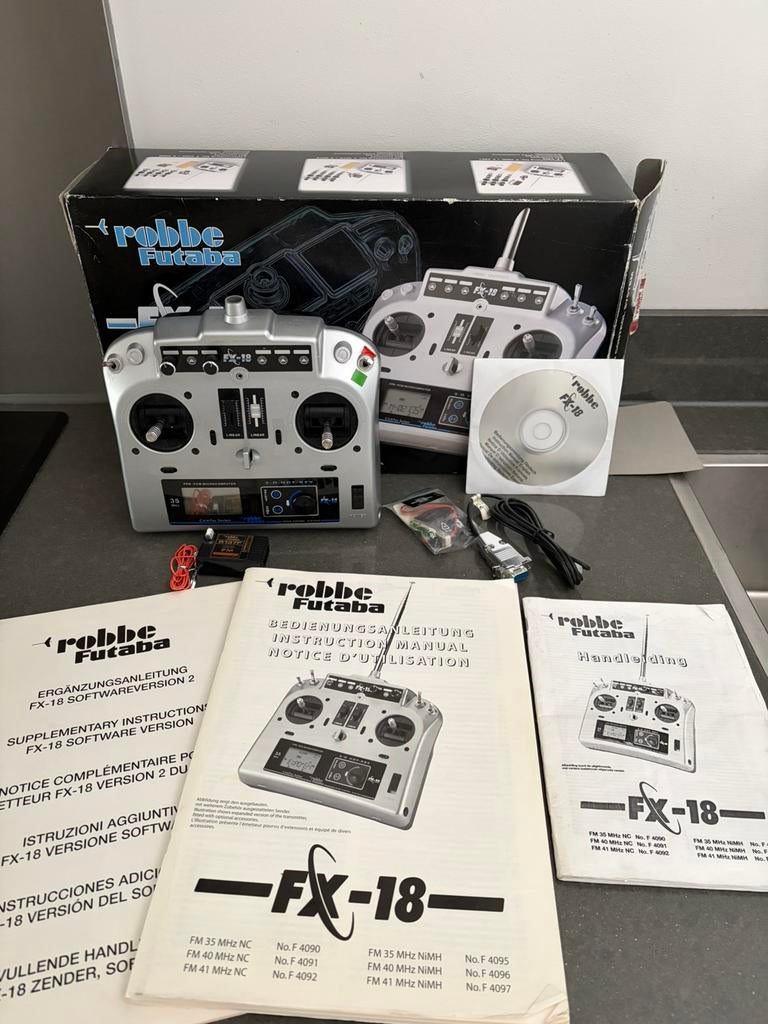 Robbe FX-18 zender incl R137F ontvanger, Hobby en Vrije tijd, Ophalen, Zo goed als nieuw