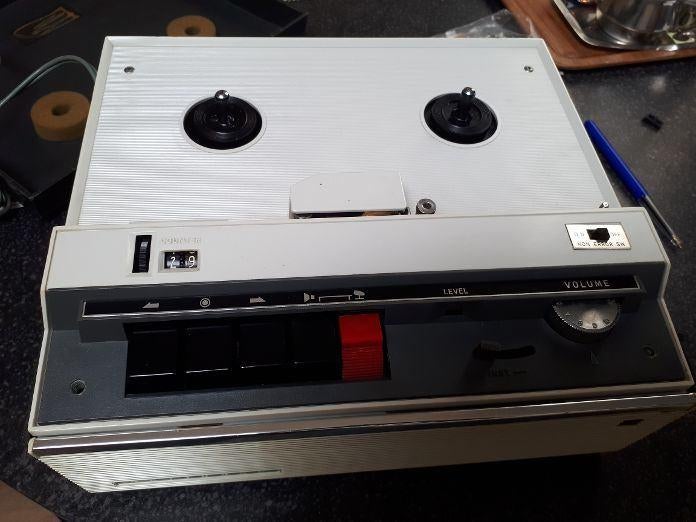 klein model bandrecorder, Ophalen of Verzenden, Bandrecorder, Met stofkap