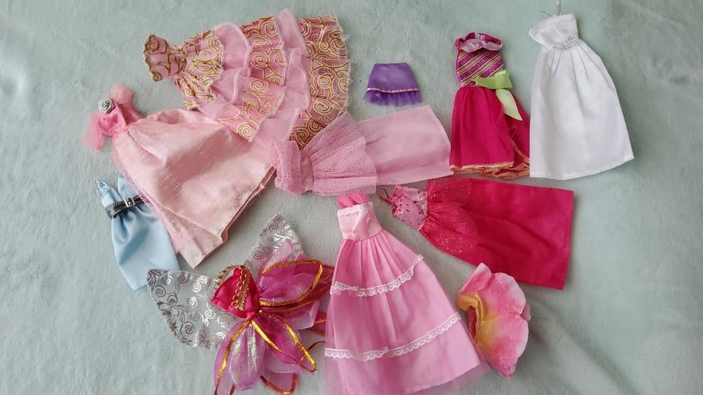 Vintage Barbie Sindy Fleur Tienerpop outfit galajurk rok., Ophalen of Verzenden, Zo goed als nieuw, Fashion Doll