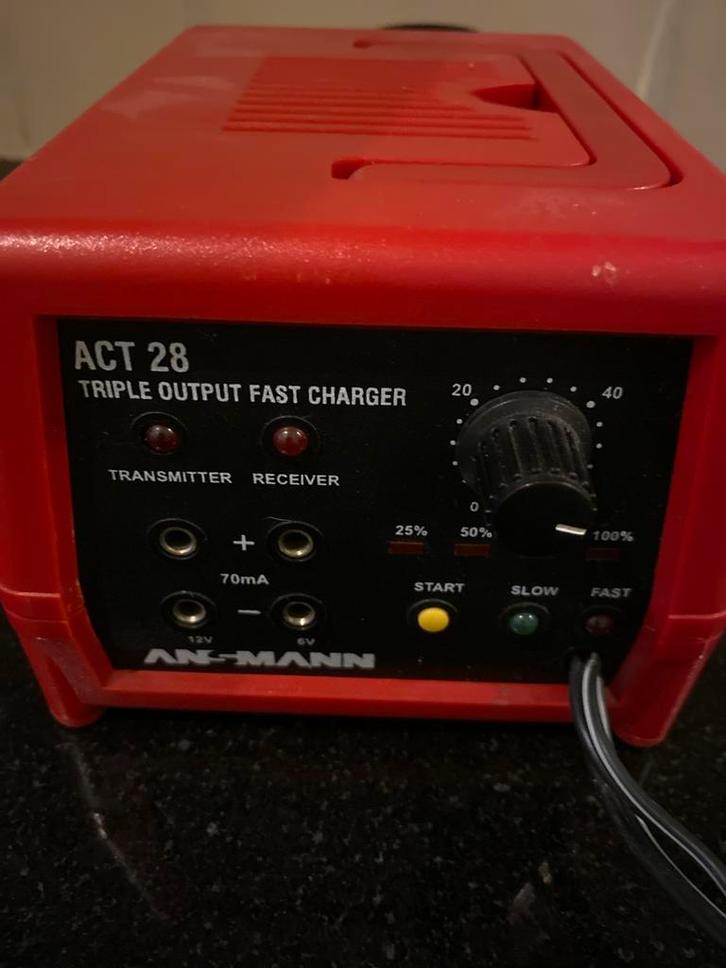 ANSMANN Acculader ACT 28 Triple Output Fast Charger, Auto-onderdelen, Accu's en Toebehoren, Universele onderdelen, Gebruikt, Ophalen of Verzenden