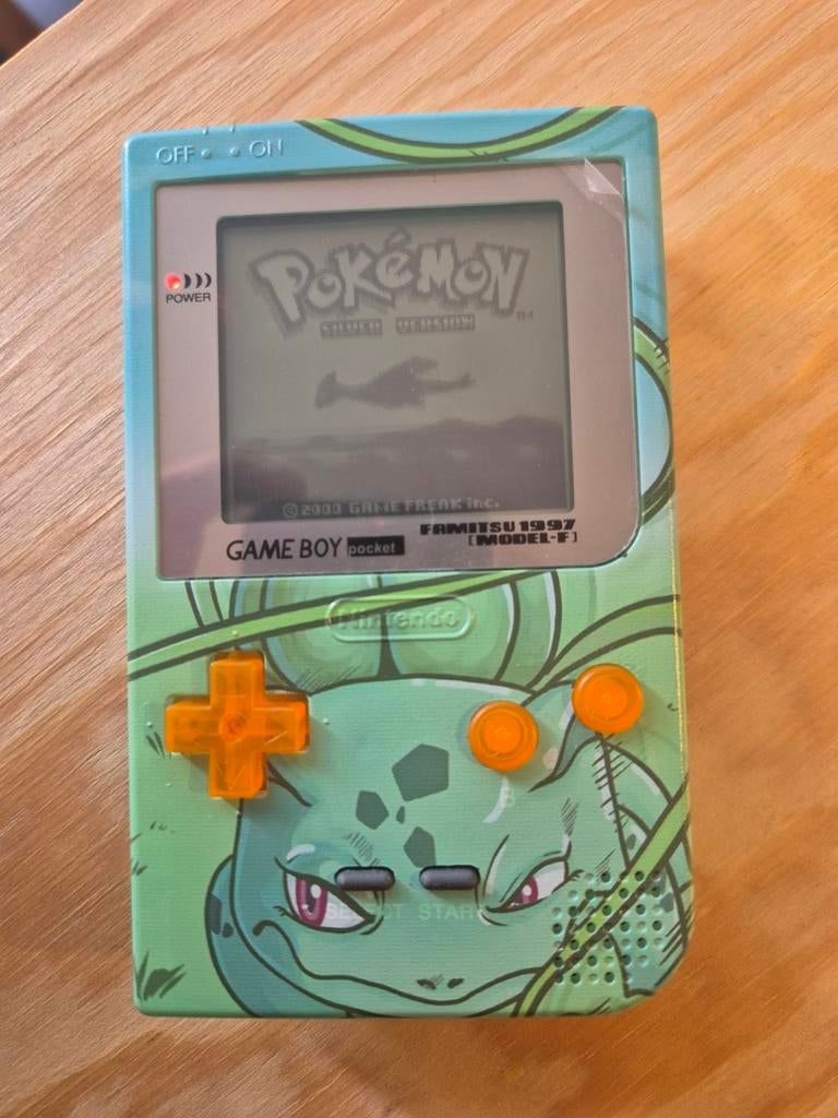 Game Boy Pocket Bulbasaur Editie, Spelcomputers en Games, Spelcomputers | Nintendo Game Boy, Refurbished, Game Boy Pocket, Ophalen of Verzenden