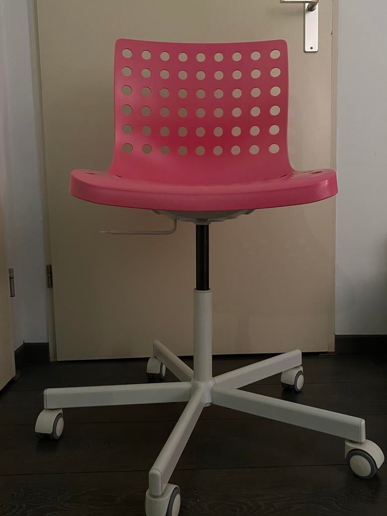 Ikea stoel roze gratis ophalen, Ophalen, Zo goed als nieuw, Roze