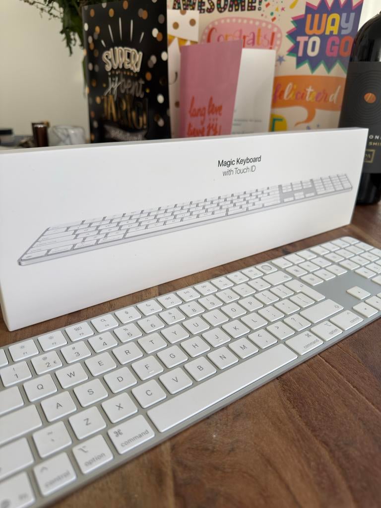 Apple Magic Keyboard met Touch ID en numeriek toetsenblok, Computers en Software, Toetsenborden, Ophalen of Verzenden, Numeriek