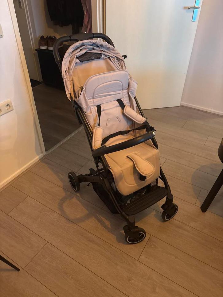 Compacte en lichtgewicht kinderwagen - Beige, Kinderen en Baby's, Kinderwagens en Combinaties, Gebruikt, Kinderwagen, Overige merken