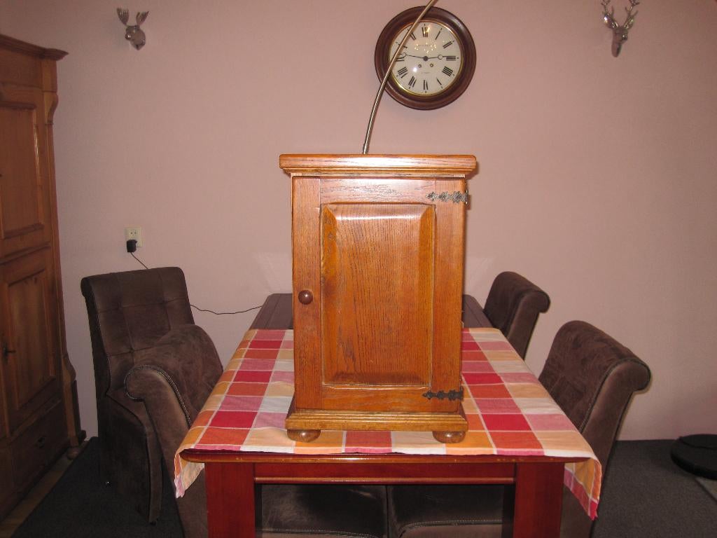 massief licht eiken kastje, Ophalen, Gebruikt