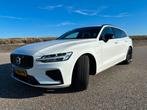 Volvo V60 T6 Recharge R-Design Black 340PK AWD I ACC I BLIS, Automaat, 4 cilinders, Leder en Stof, Wit