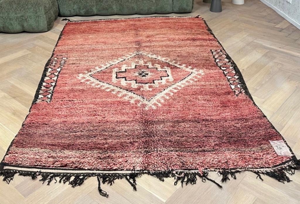 Beni Mguild vloerkleed van Rozenkelim, Huis en Inrichting, Ophalen, Zo goed als nieuw, Rechthoekig, 200 cm of meer