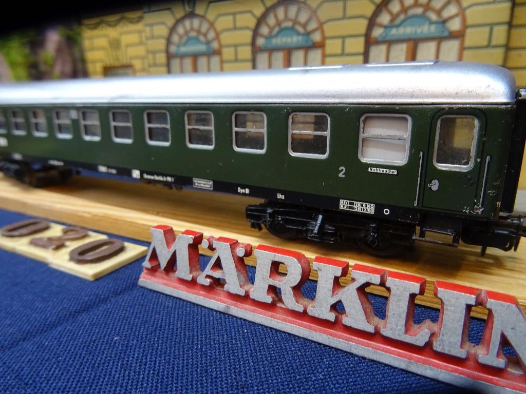020=Marklin 4033-1 rijtuig van de Oostenrijkse spoorwegen.14, Wisselstroom, Gebruikt, Wagon, Ophalen of Verzenden