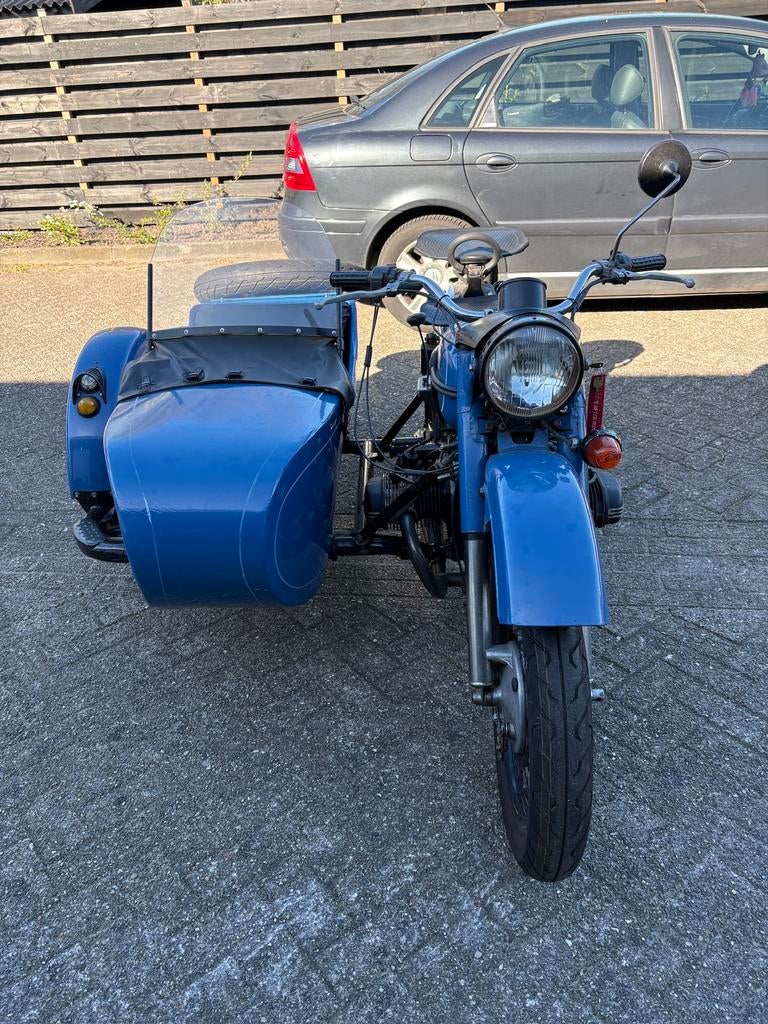 Mooie Ural 650 cc met zijspan, 2 cilinders, Motorrijbewijs A, Gebruikt, Handgeschakeld