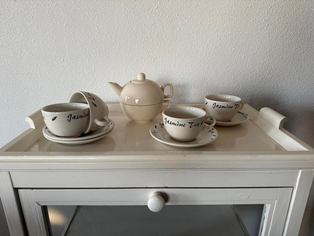 Theepot met stapelbare theekopjes en schotels, Gebruikt, Keramiek, Ophalen of Verzenden, Overige stijlen