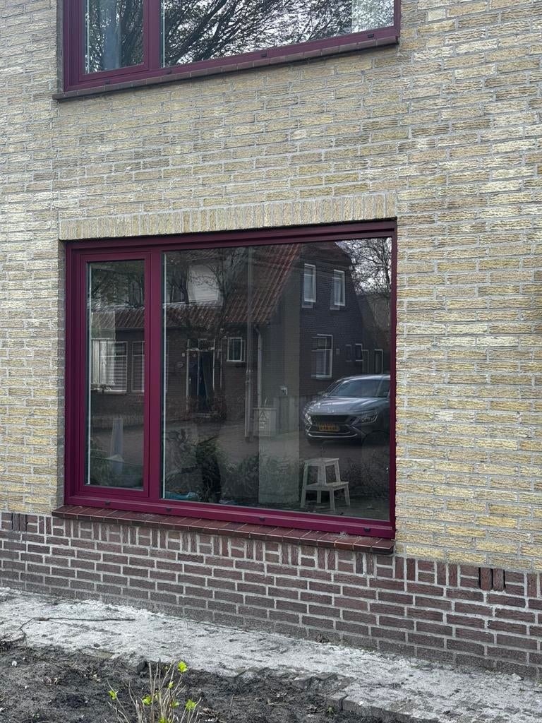 Diverse bordeaux rode aluminium kozijnen met dubbel glas, Doe-het-zelf en Verbouw, Kozijnen en Schuifpuien, Ophalen, Gebruikt