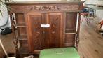 Oude houten kast met houtsnijwerk, Antiek en Kunst, Antiek | Meubels | Kasten, Ophalen