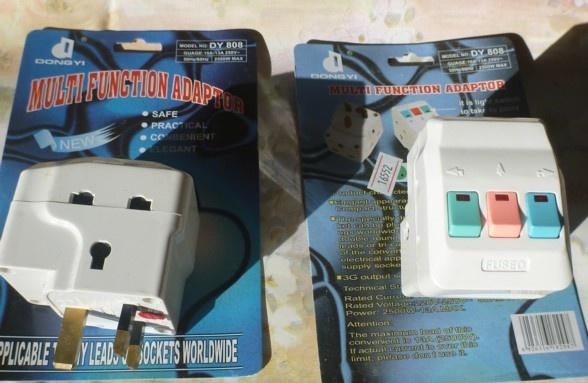 Type G. Multifunctie Engelse adaptors, model DY 808 ,, Hobby en Vrije tijd, Elektronica-componenten, Ophalen, Nieuw