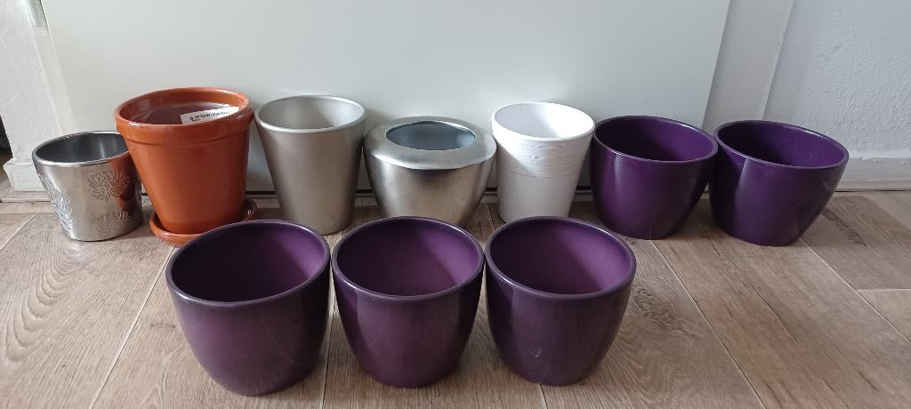 Bloempotten nieuw en zgan, Tuin en Terras, Rond, Ophalen of Verzenden, Aardewerk, Binnen