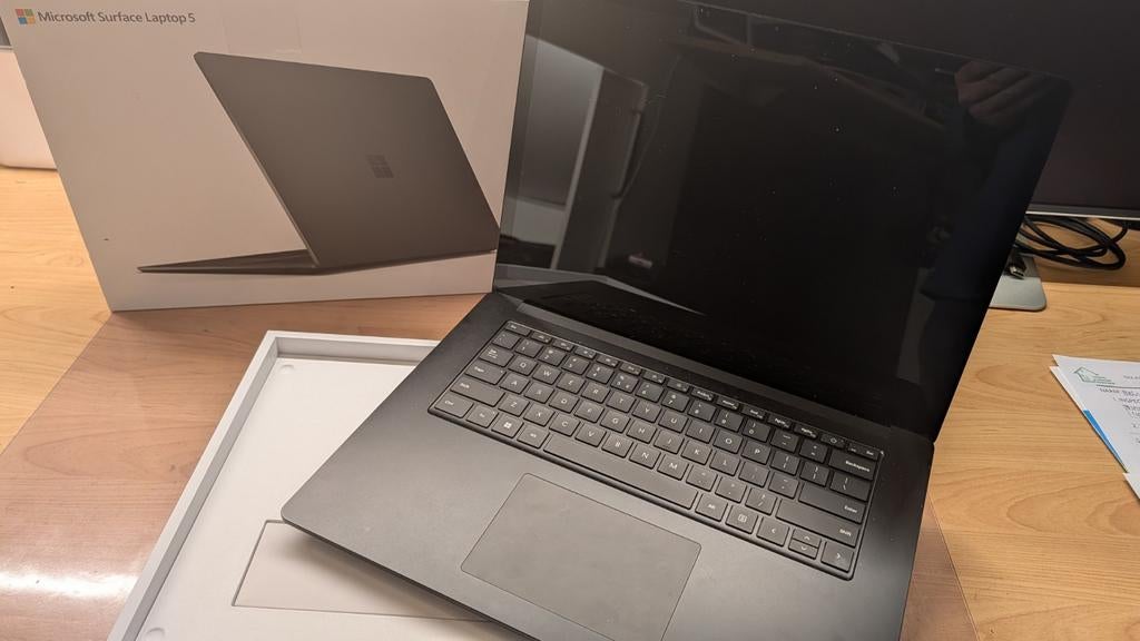 Microsoft surface laptop 5, Computers en Software, Windows Laptops, Ophalen, Zo goed als nieuw, 15 inch, SSD