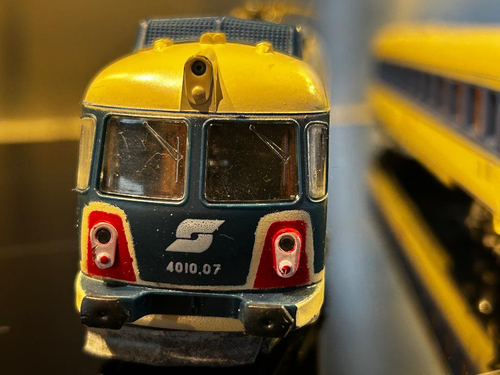 Te koop Lima 4 delige model trein set, Hobby en Vrije tijd, Modeltreinen | H0, Gelijkstroom, Wagon, Ophalen of Verzenden, Zo goed als nieuw