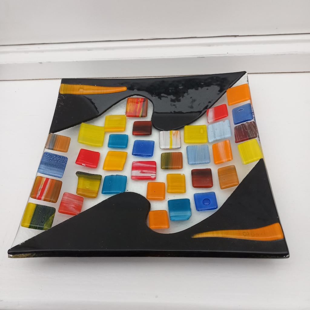 Glaskunst. Vierkant schaaltje van gesmolten glas., Ophalen of Verzenden