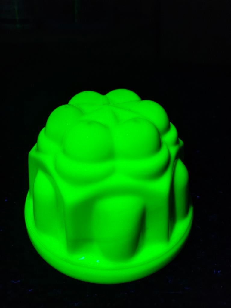 Vintage Uranium Glas Puddingvorm - Lichtgevend Groen, Ophalen of Verzenden