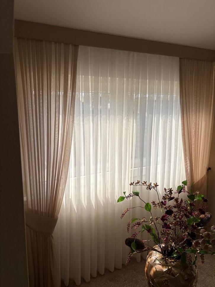 Lichtbruine overgordijnen met oase en klittenband koof, Huis en Inrichting, Stoffering | Gordijnen en Lamellen, Gebruikt, 200 cm of meer