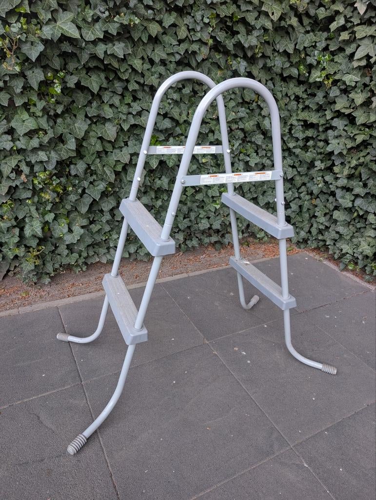 Zwembadtrap, gratis af te halen, Ophalen, Gebruikt