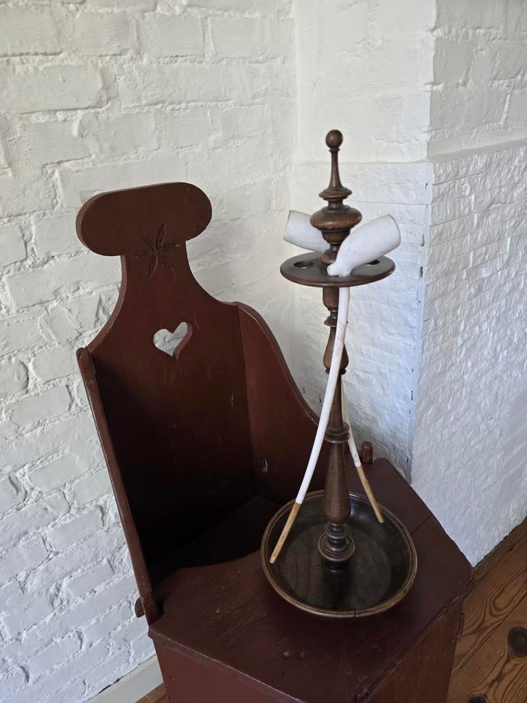 Antieke kleipijpenhouder met pijpen, Ophalen of Verzenden