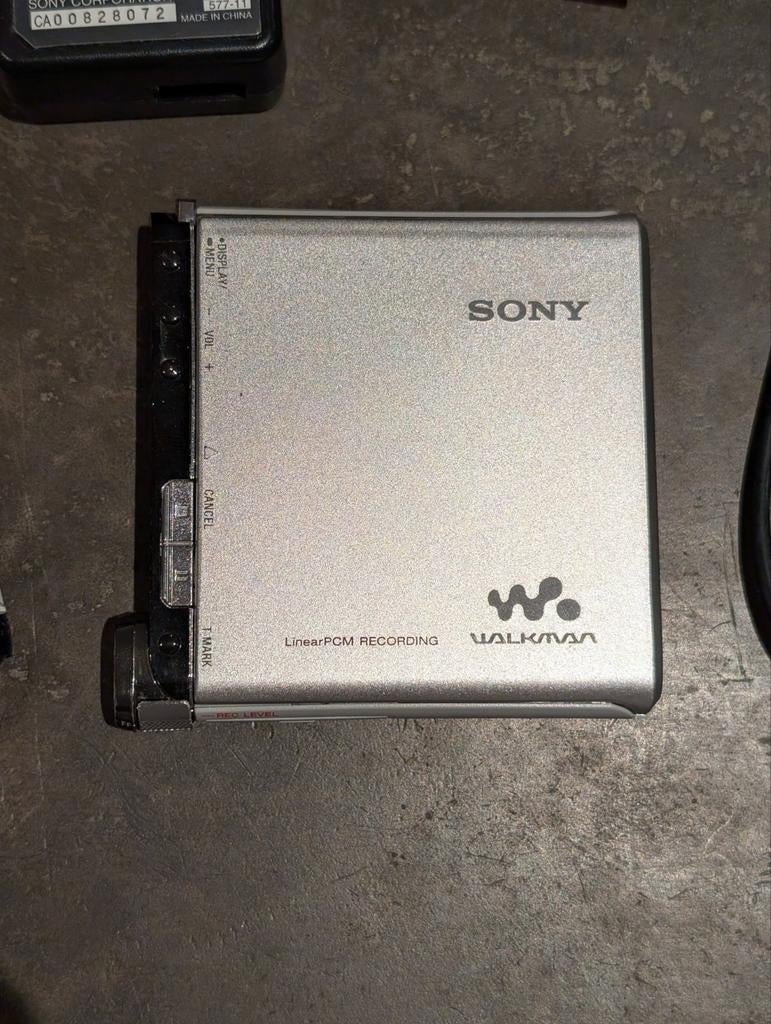 Sony Hi-MD Walkman MZ-RH1 Portable MiniDisc Recorder + Acc., Ophalen of Verzenden, Minidisc-recorder
