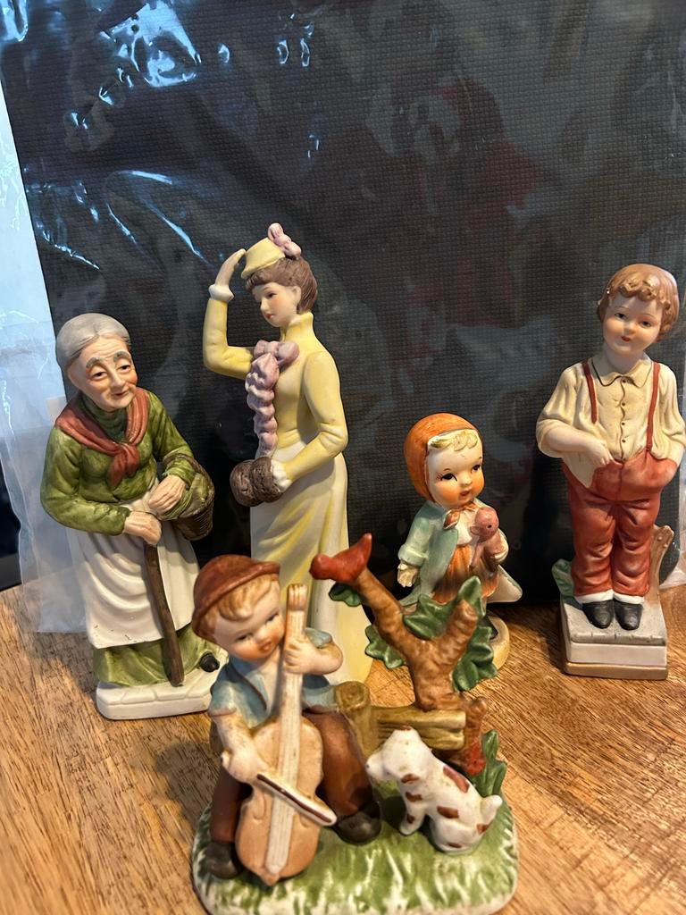 Vintage Porseleinen Beeldjes Collectie - Diverse Figuren, Verzamelen, Beelden en Beeldjes, Ophalen of Verzenden, Gebruikt, Mens