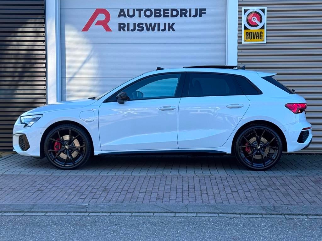 Audi A3 Sportback 45 TFSI e S edition Competition RS zetels/, Auto's, 12 maanden, Gebruikt, 4 cilinders, Wit
