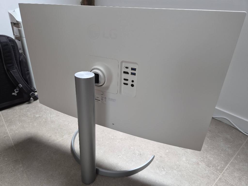 LG 32" 4K monitor - USB-c PD, Computers en Software, Monitoren, IPS, Ophalen of Verzenden, In hoogte verstelbaar, 5 ms of meer