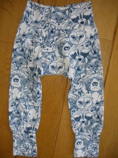 Joggingbroek legging wit met blauwe dieren maat 74 - nieuw -, Kinderen en Baby's, Babykleding | Maat 74, Nieuw, Jongetje of Meisje
